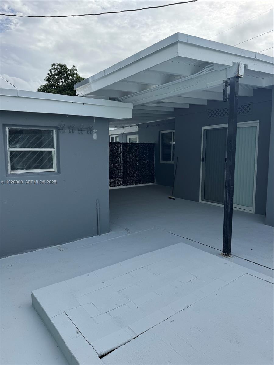 ESSEX VILLAGE-THIRD ADDIT - Residential Lease