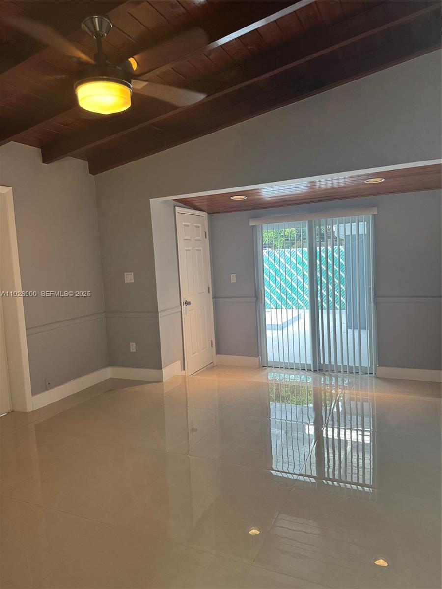 ESSEX VILLAGE-THIRD ADDIT - Residential Lease