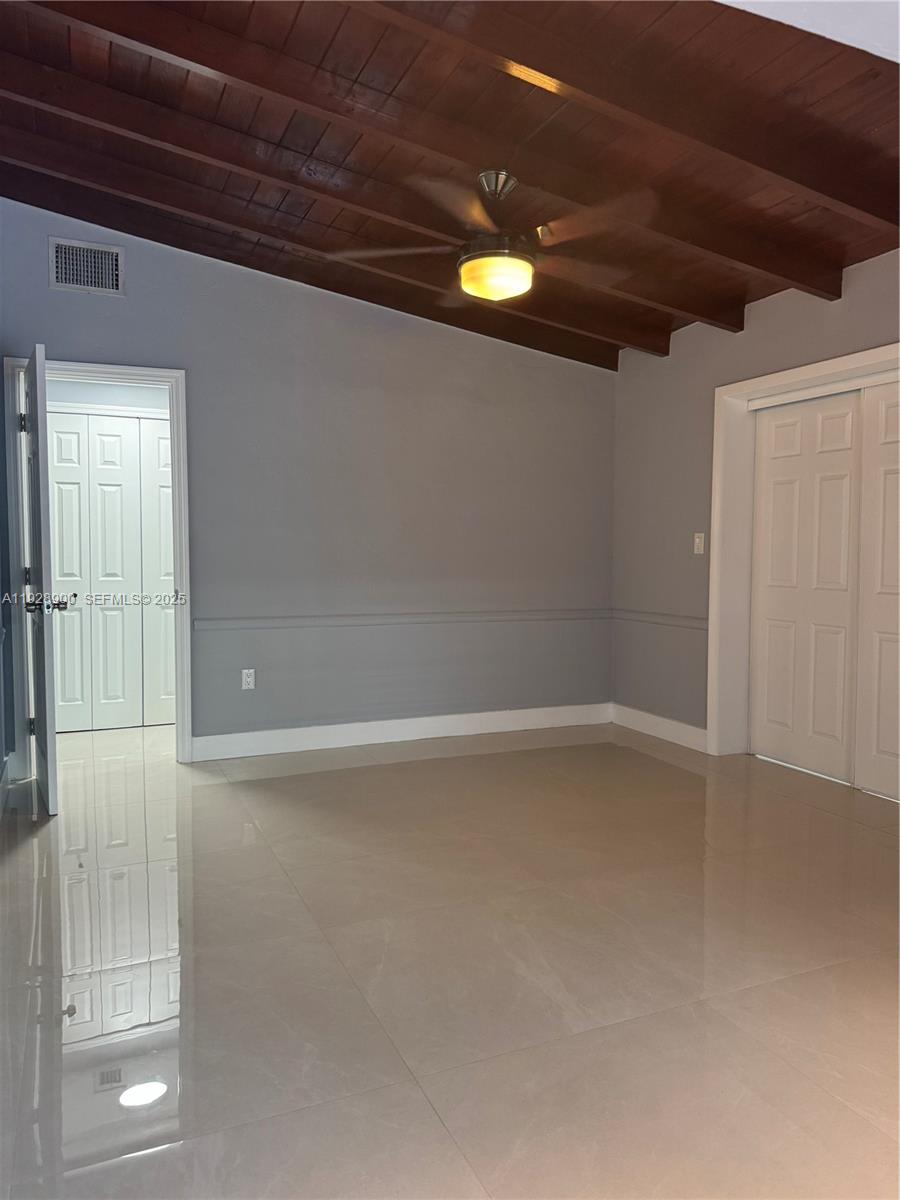 ESSEX VILLAGE-THIRD ADDIT - Residential Lease