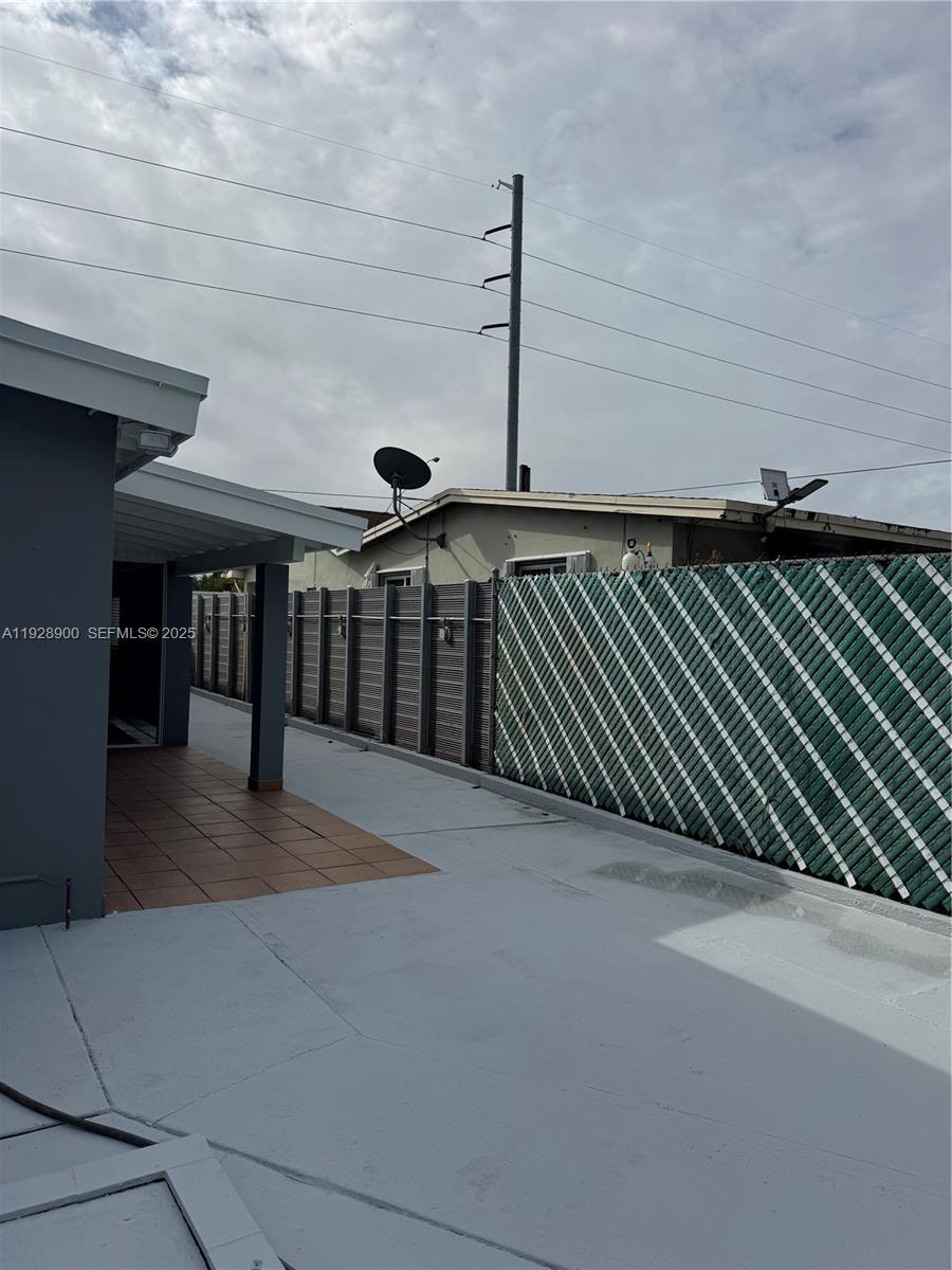 ESSEX VILLAGE-THIRD ADDIT - Residential Lease