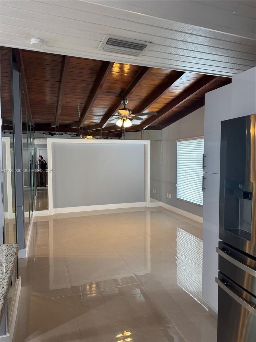 ESSEX VILLAGE-THIRD ADDIT - Residential Lease