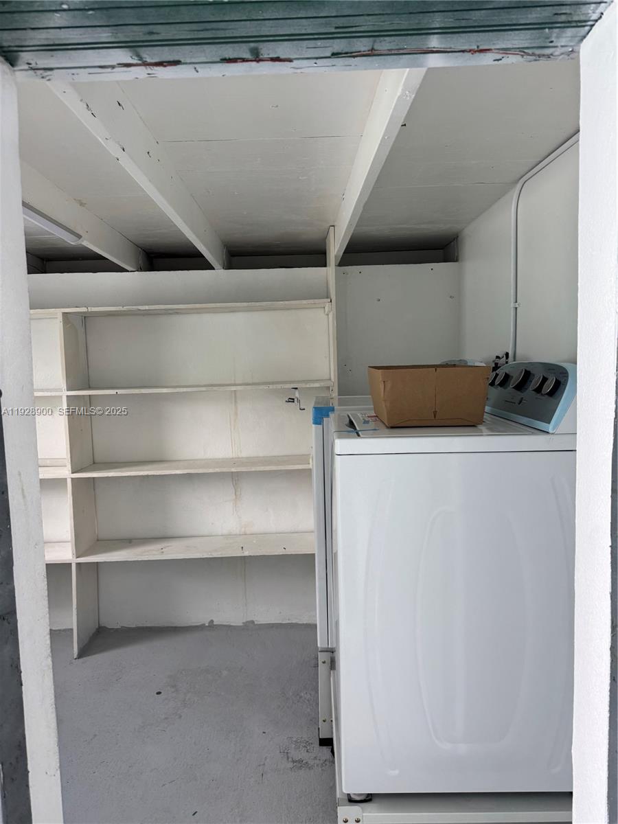 ESSEX VILLAGE-THIRD ADDIT - Residential Lease