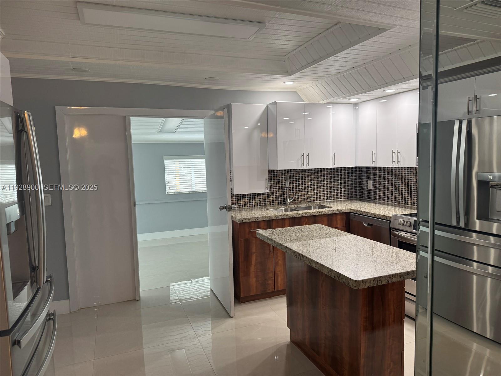 ESSEX VILLAGE-THIRD ADDIT - Residential Lease