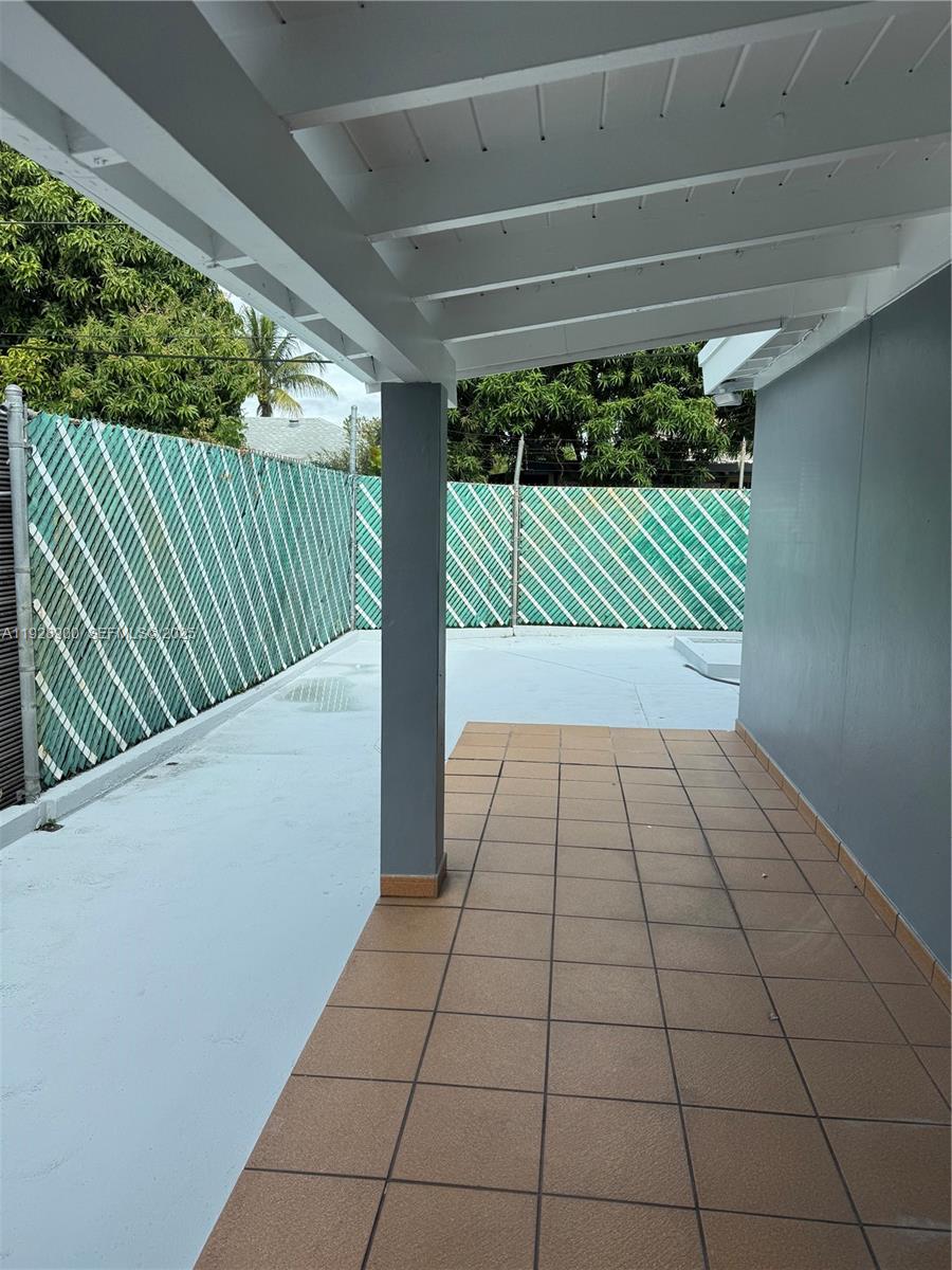 ESSEX VILLAGE-THIRD ADDIT - Residential Lease