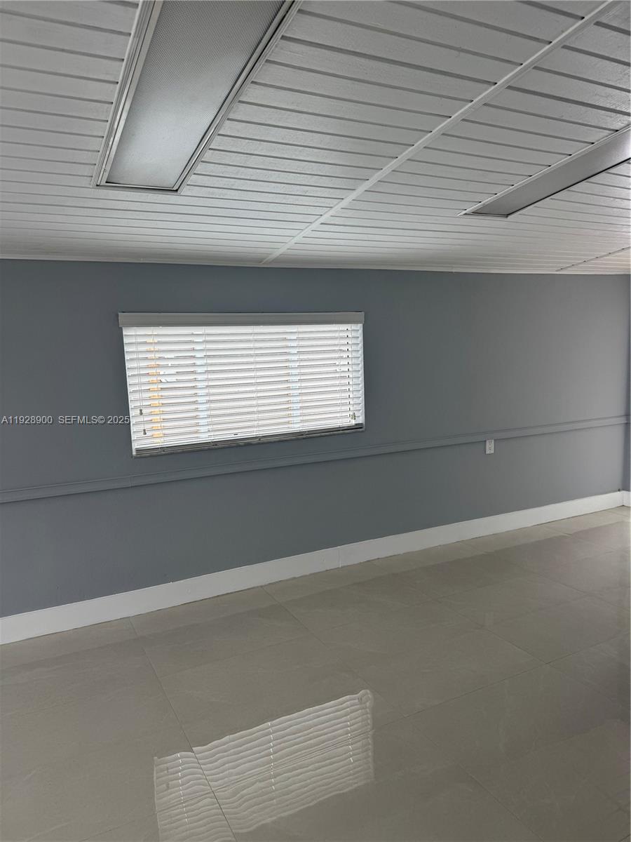 ESSEX VILLAGE-THIRD ADDIT - Residential Lease