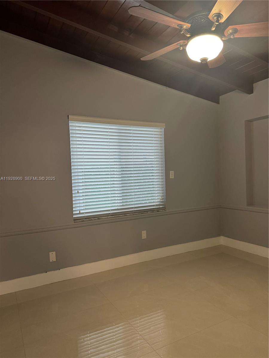 ESSEX VILLAGE-THIRD ADDIT - Residential Lease