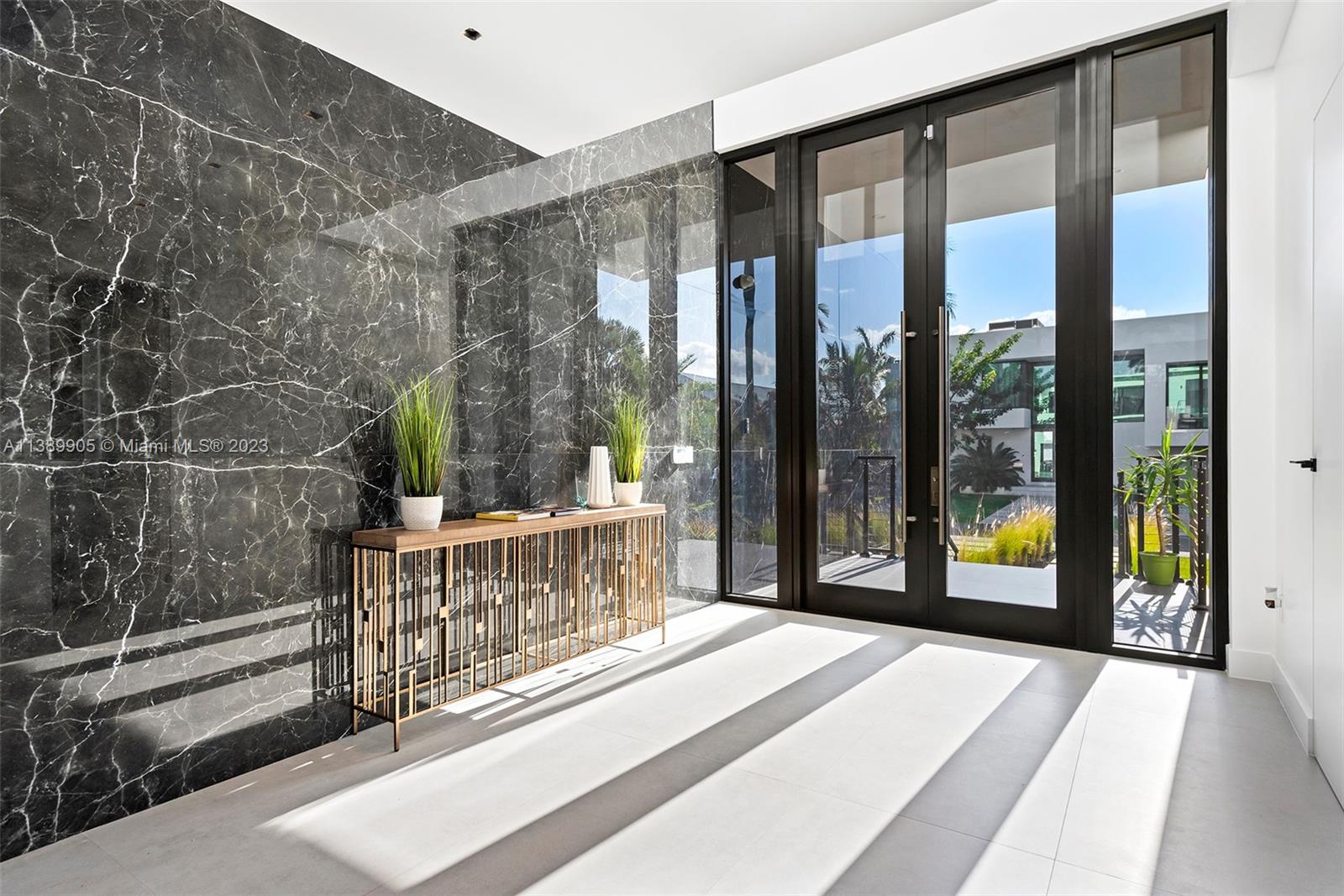 NORTH BAY ISLAND - Residential