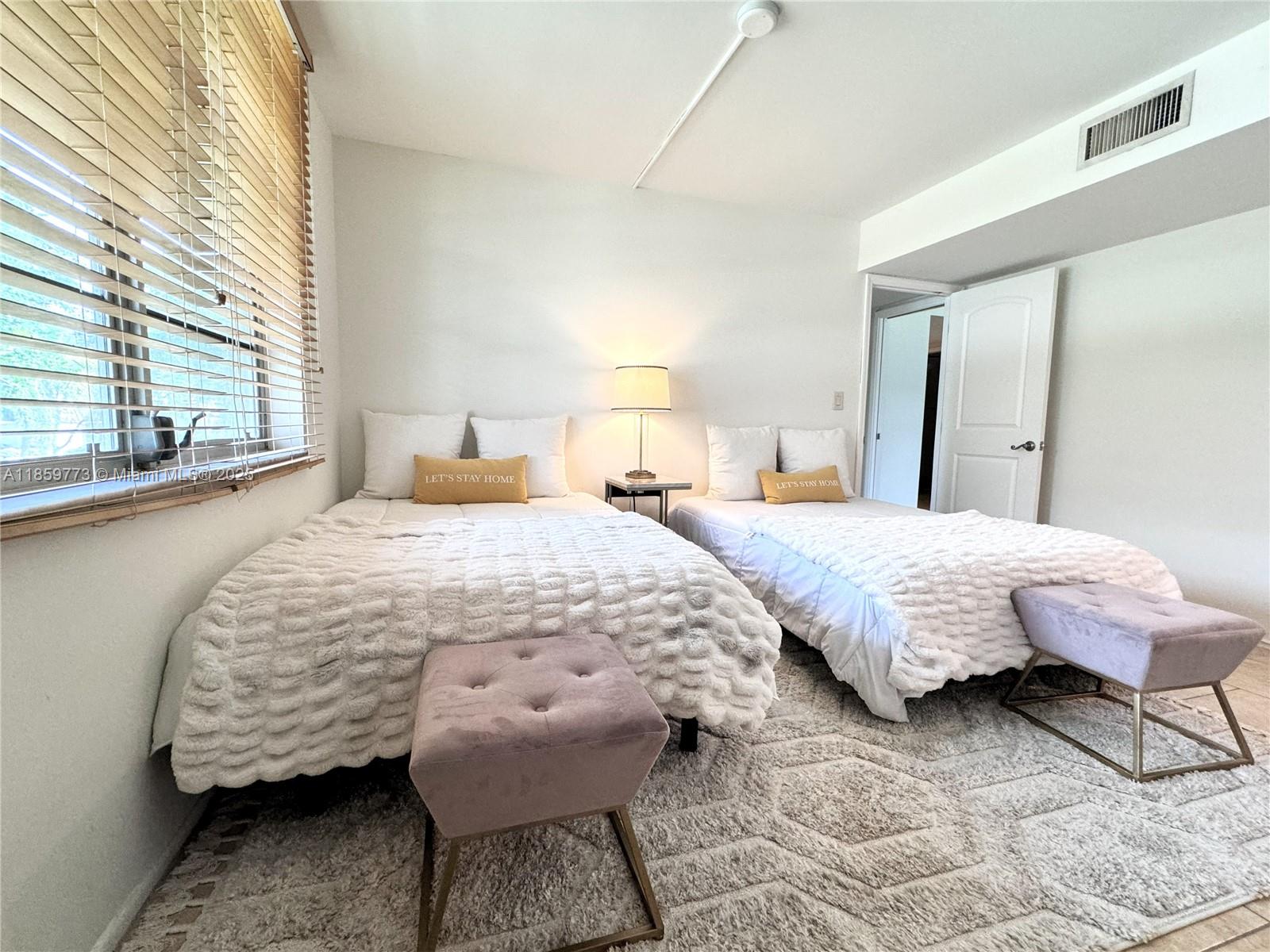 NO 87 PALM-AIRE COUNTRY C - Residential Lease