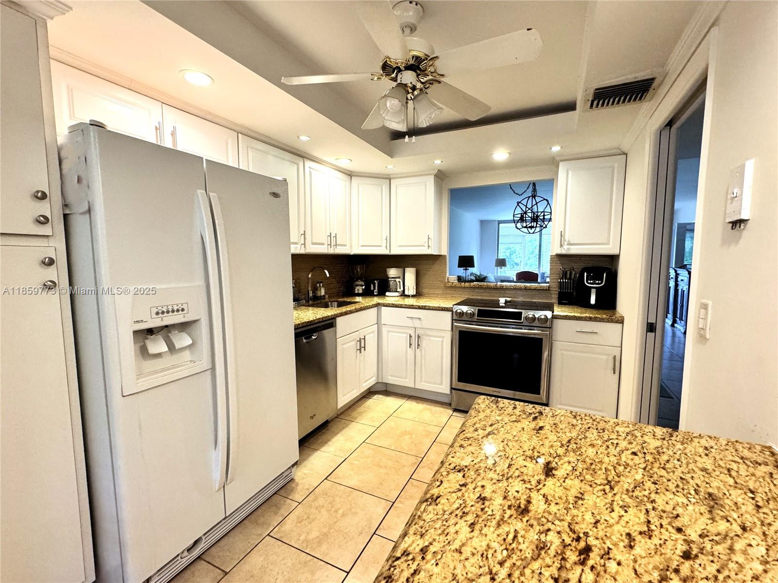 NO 87 PALM-AIRE COUNTRY C - Residential Lease