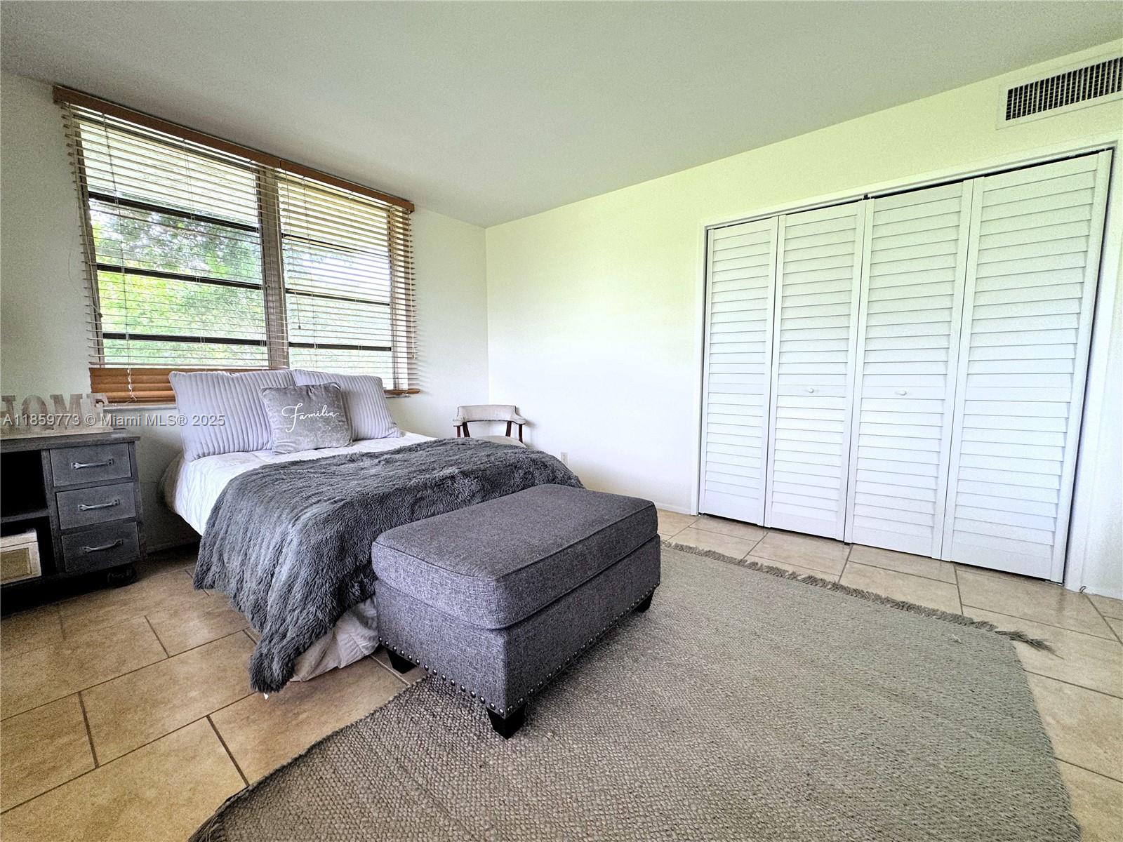 NO 87 PALM-AIRE COUNTRY C - Residential Lease