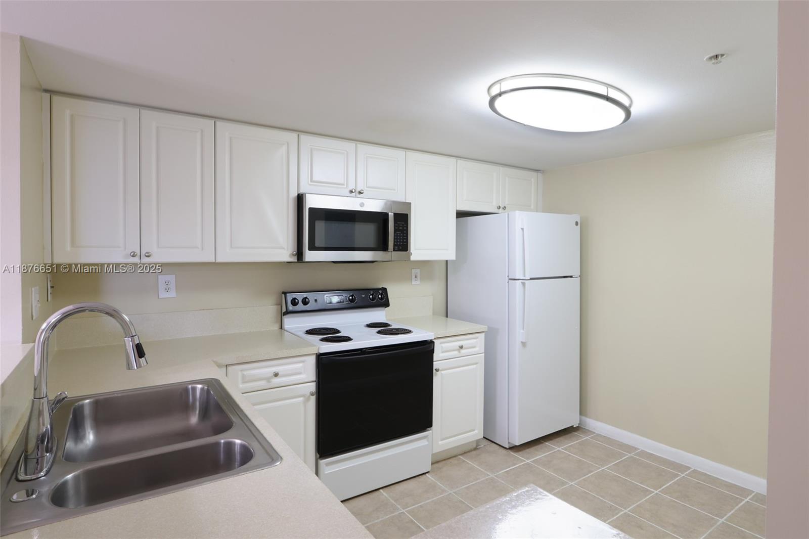 2-bedroom, 2-bathroom condo at the prestigious Las Olas by the River Condo. The unit boasts a split layout, walk-in closets, and an open kitchen with brand new stainless-steel appliances. Enjoy the convenience of in-unit washer and dryer, along with a balcony and 1 assigned parking. Indulge in resort-style amenities including a pool, spa, BBQ area, and fitness center, all within the complex. Located just steps away from Downtown, Riverwalk, and Las Olas Boulevard, with an array of restaurants, shops, and galleries at your fingertips. Benefit from professional management throughout your lease. Renter's insurance required.