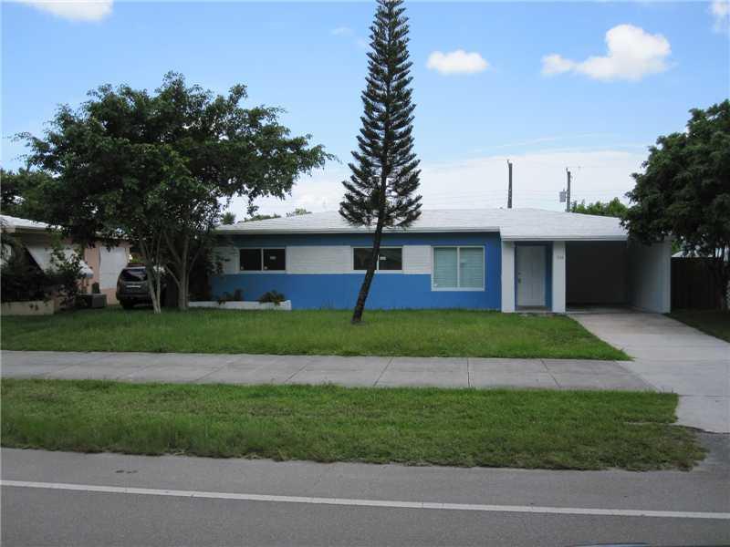 RENOVATED HOUSE!!! HUGE BACKYARD SPECIAL FOR BOAT, CLOSE AVENTURA, BEACH GREAT NEIBORHOOD, FIRST MONTH,LAST MONTH AND SEGURITY, PLEASE 24 HOURS NOTICE.(AVAILABLE 4/1/2015)