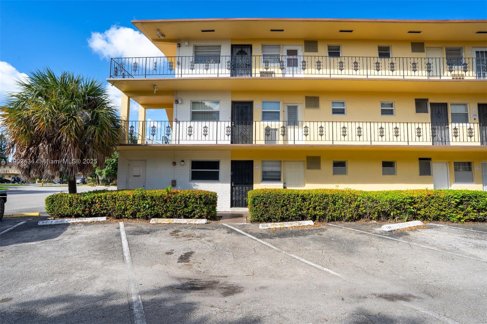 BISC LAKE GARDENS NO 2 BL - Residential Lease