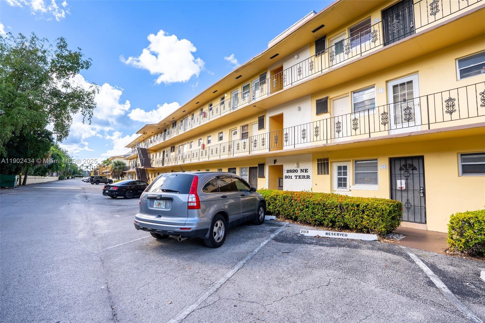 BISC LAKE GARDENS NO 2 BL - Residential Lease