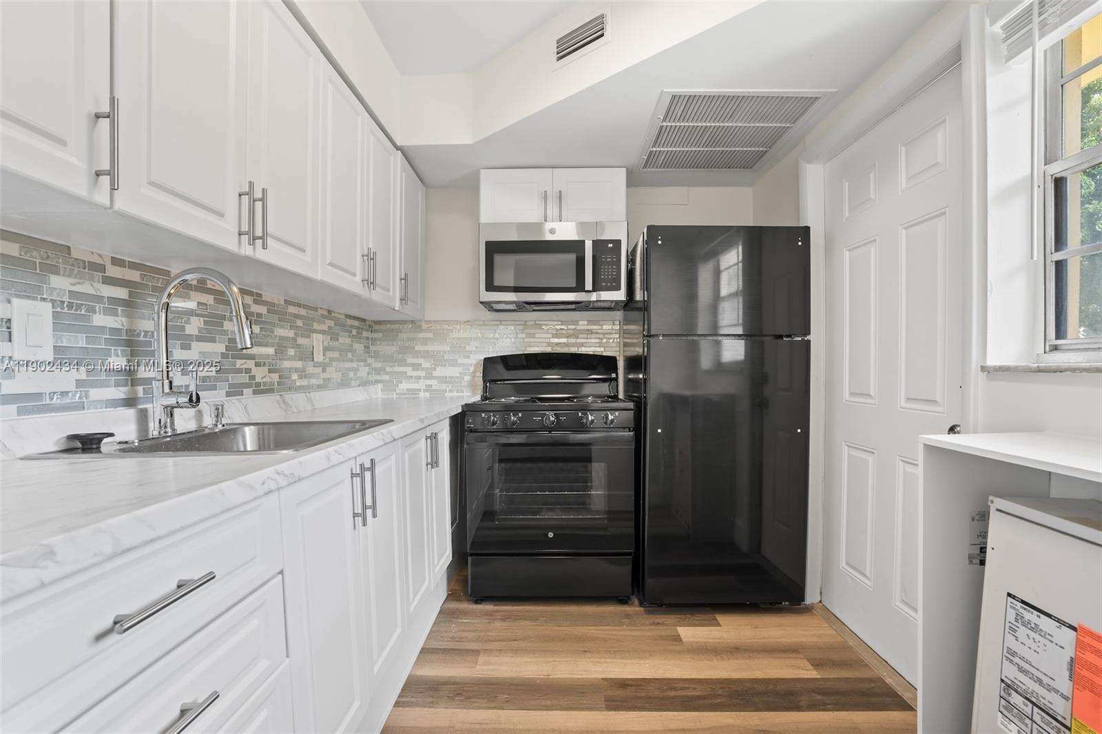 BISC LAKE GARDENS NO 2 BL - Residential Lease