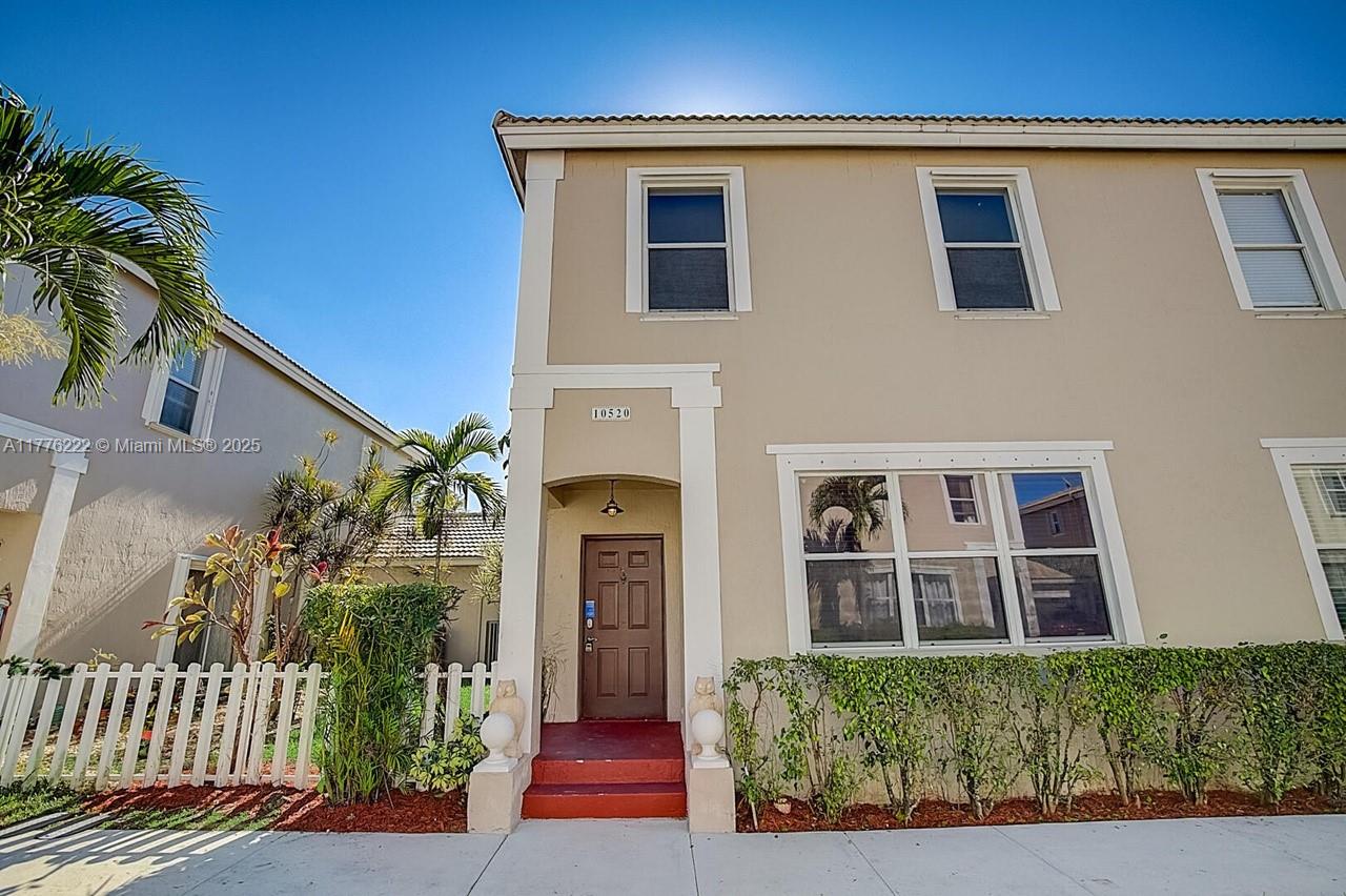 Online Auction Ends April 09, 2025 at 10:00 AM EST. Explore this fantastic opportunity in Coral Springs with 3-bedroom, 2.5-bathroom! Conveniently located near shopping, dining, and major roadways, this property offers a perfect blend of accessibility and potential. An auction deposit is required to bid, which will be applied to the sale price of the winning bid. Sold As-is. Explore more details and submit your bid through Federa
