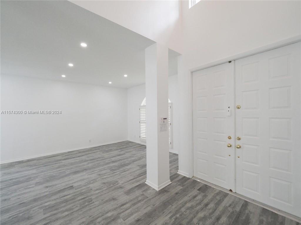 EMBASSY LAKES PHASE II - Residential