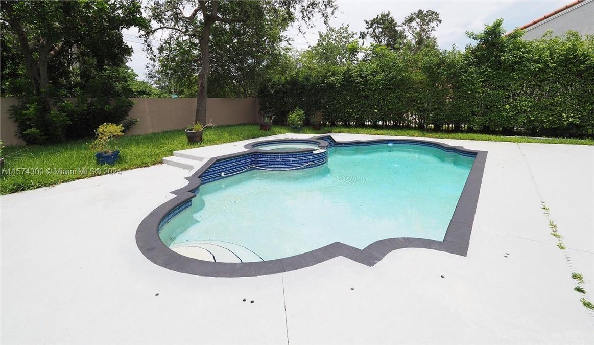 EMBASSY LAKES PHASE II - Residential