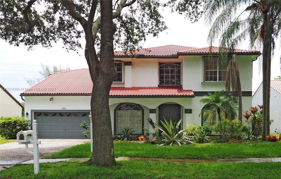 Bright and spacious presidential pool home at sought after Embassy Lakes with no back neighbors. Home features 5 XL bedrooms with room for a 6th bedroom. Upgraded kitchen and bathrooms. Large backyard with green areas. Embassy Lakes is a gated, 24 hour security community that offers a wide array of amenities to enjoy including playgrounds, clubhouse, recreation center and beautiful green environment. Family oriented neighborhood with a highly rated school district.