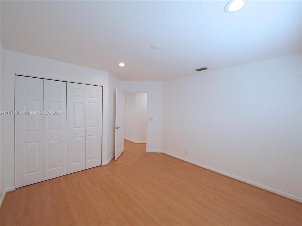 EMBASSY LAKES PHASE II - Residential
