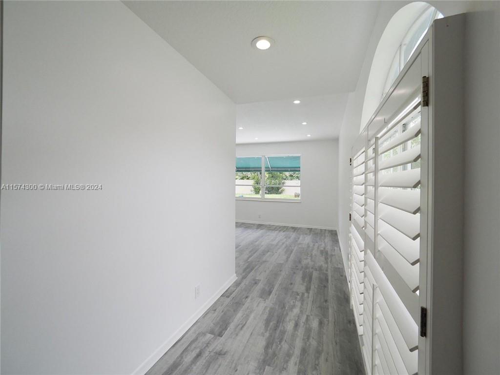 EMBASSY LAKES PHASE II - Residential