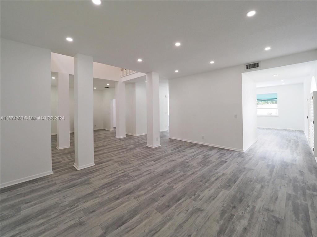 EMBASSY LAKES PHASE II - Residential