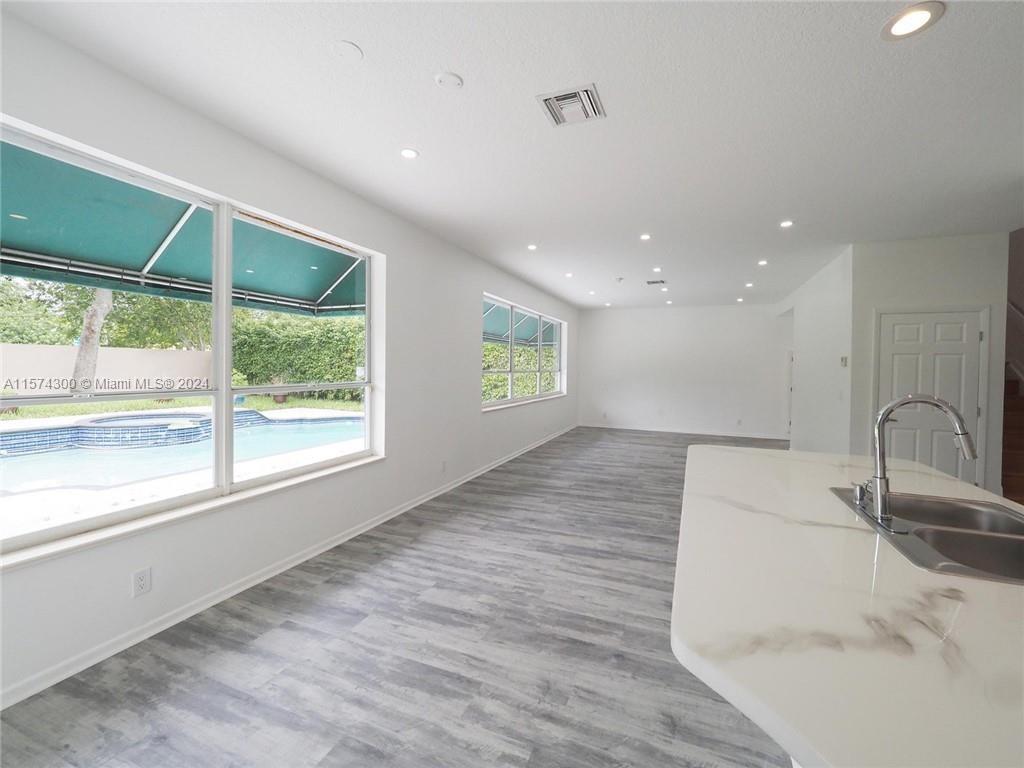 EMBASSY LAKES PHASE II - Residential