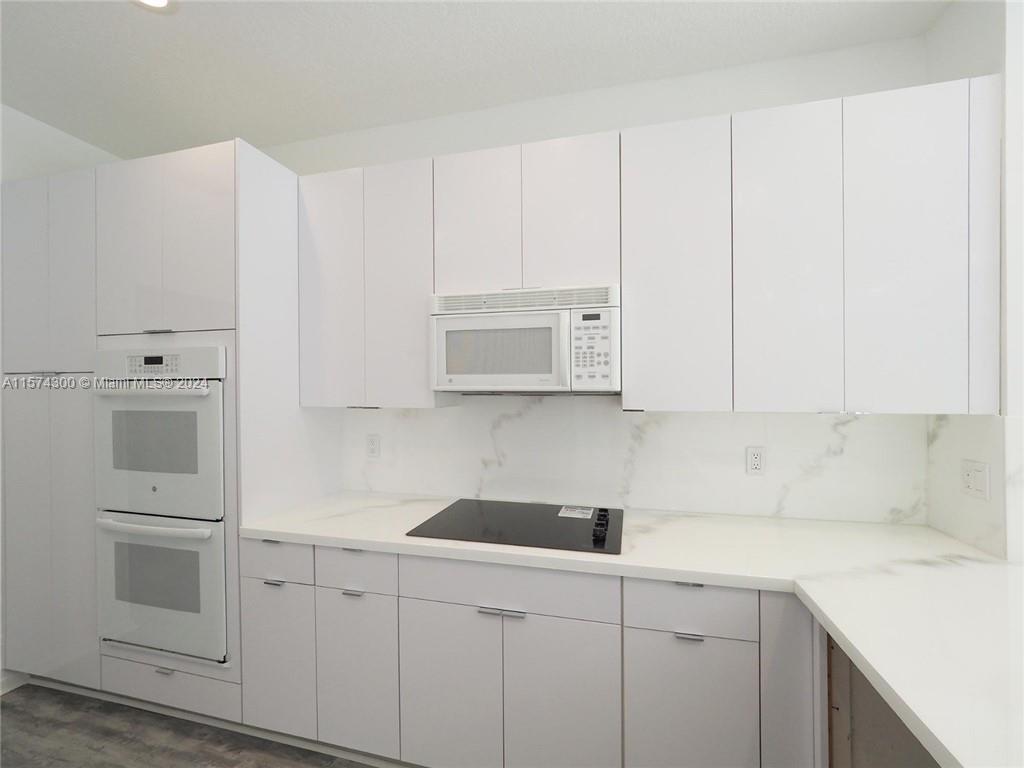 EMBASSY LAKES PHASE II - Residential