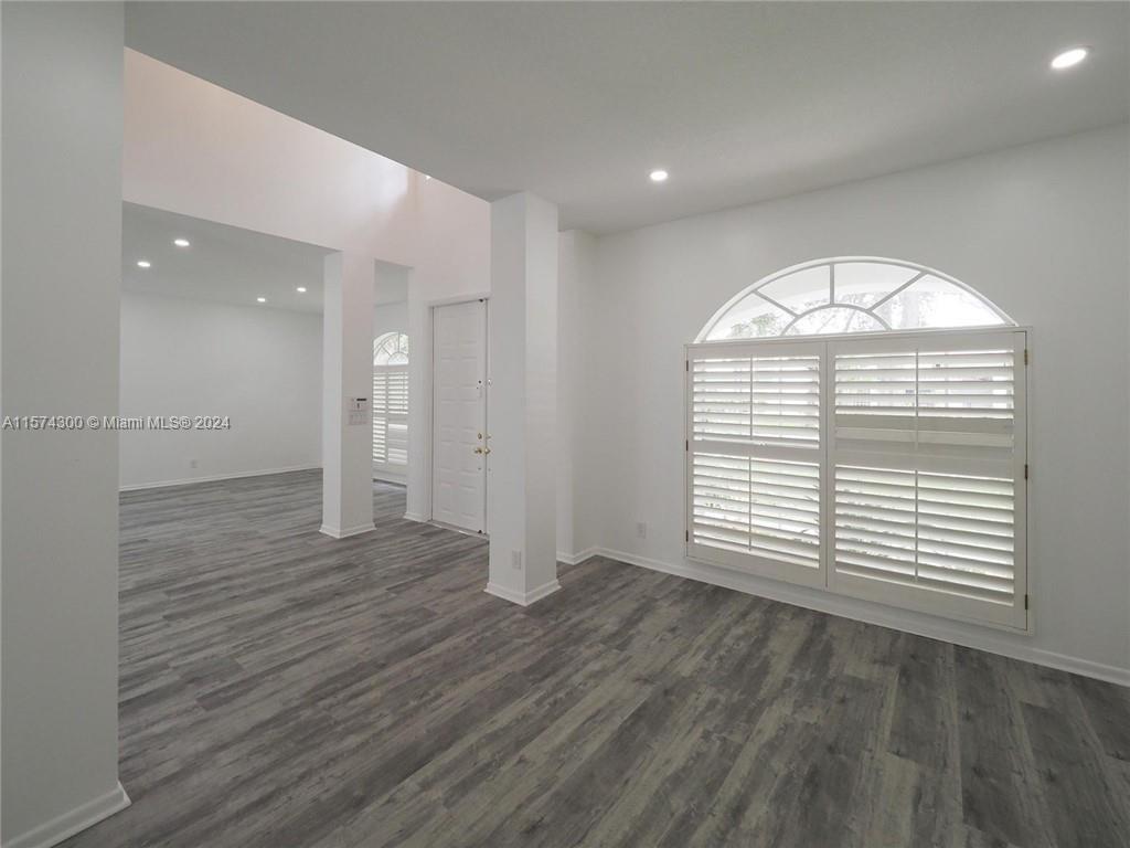 EMBASSY LAKES PHASE II - Residential