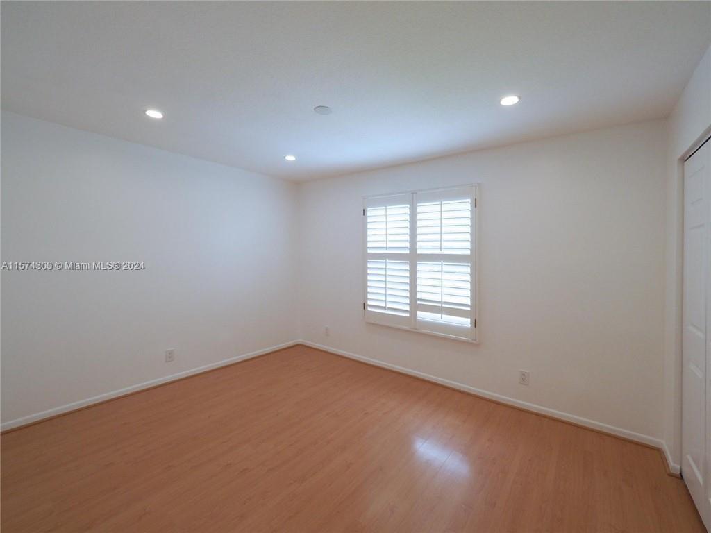 EMBASSY LAKES PHASE II - Residential