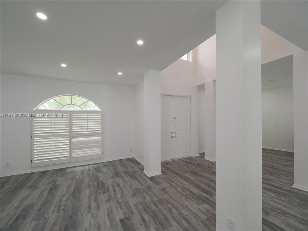 EMBASSY LAKES PHASE II - Residential