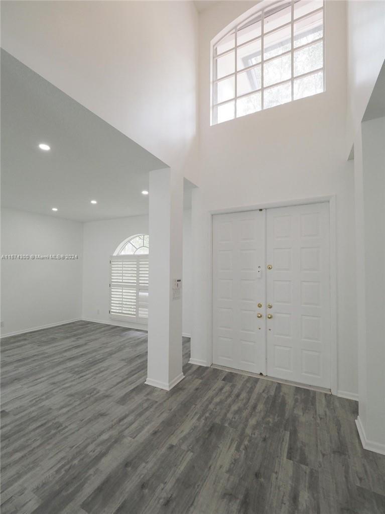 EMBASSY LAKES PHASE II - Residential
