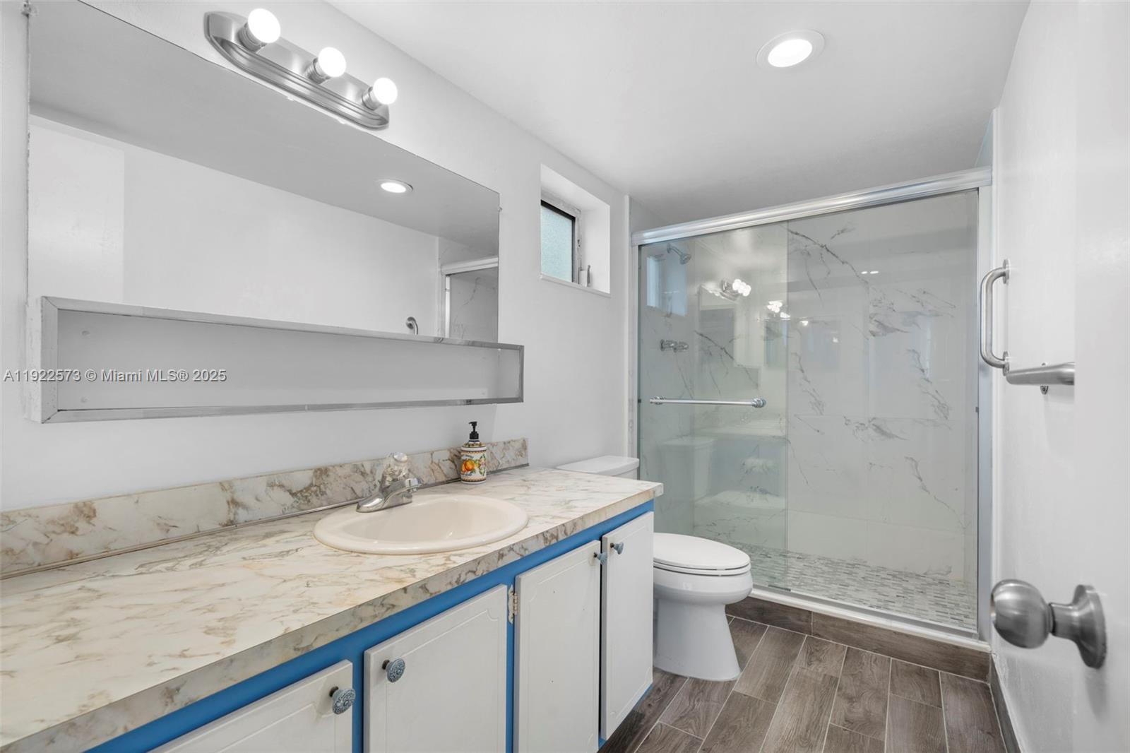 EDEN ISLES CONDO PART 1 - Residential