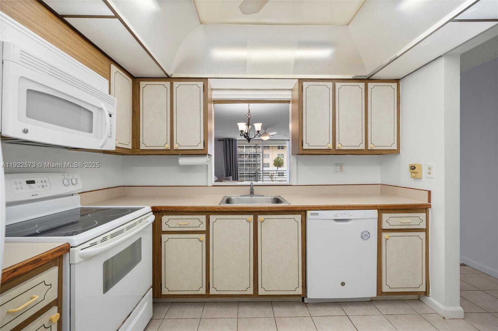 EDEN ISLES CONDO PART 1 - Residential