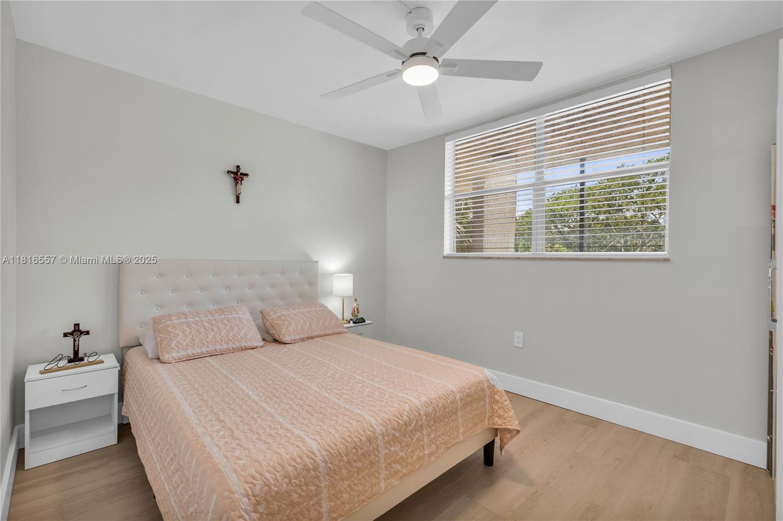 LIME BAY CONDOMINIUM 5 - Residential