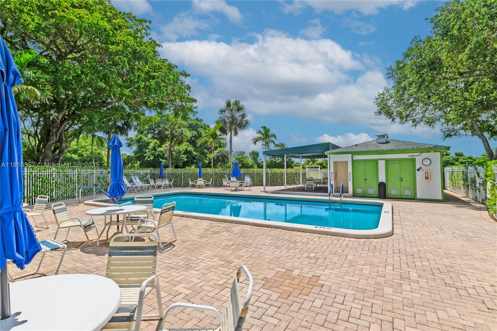 LIME BAY CONDOMINIUM 5 - Residential