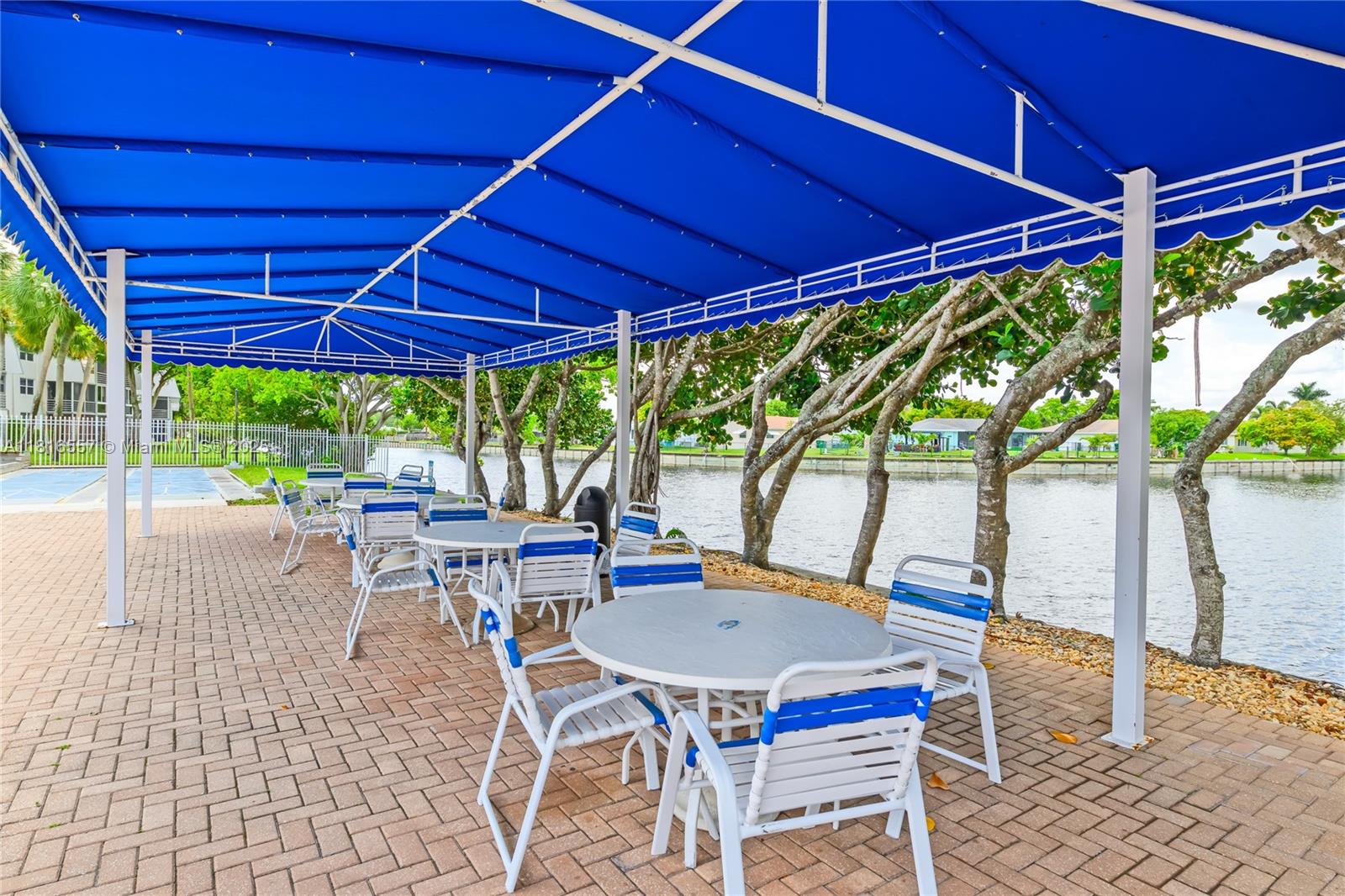 LIME BAY CONDOMINIUM 5 - Residential