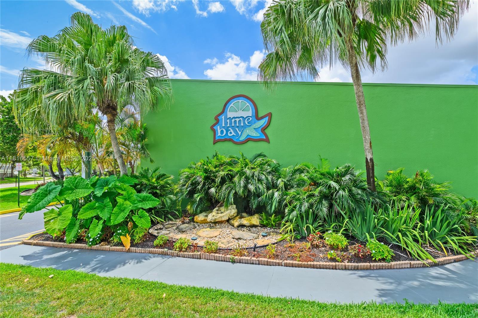 LIME BAY CONDOMINIUM 5 - Residential