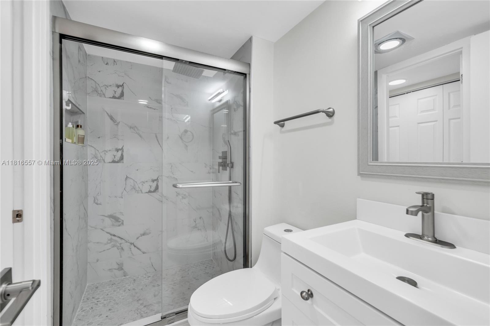 LIME BAY CONDOMINIUM 5 - Residential