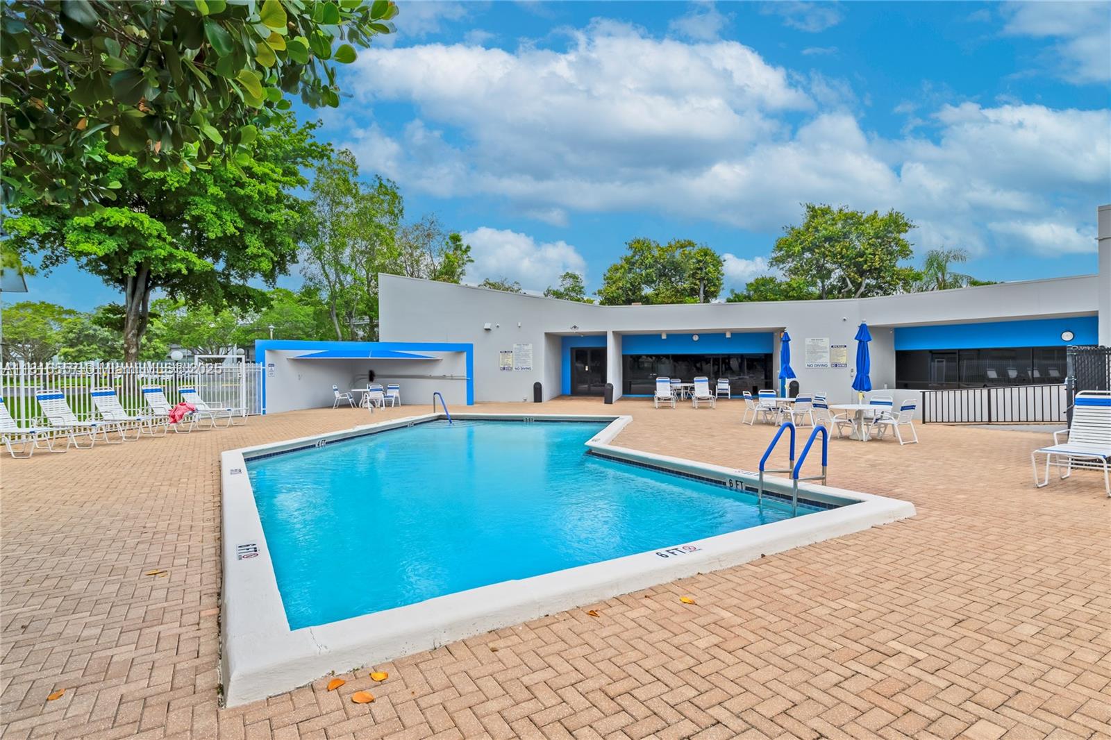 LIME BAY CONDOMINIUM 5 - Residential