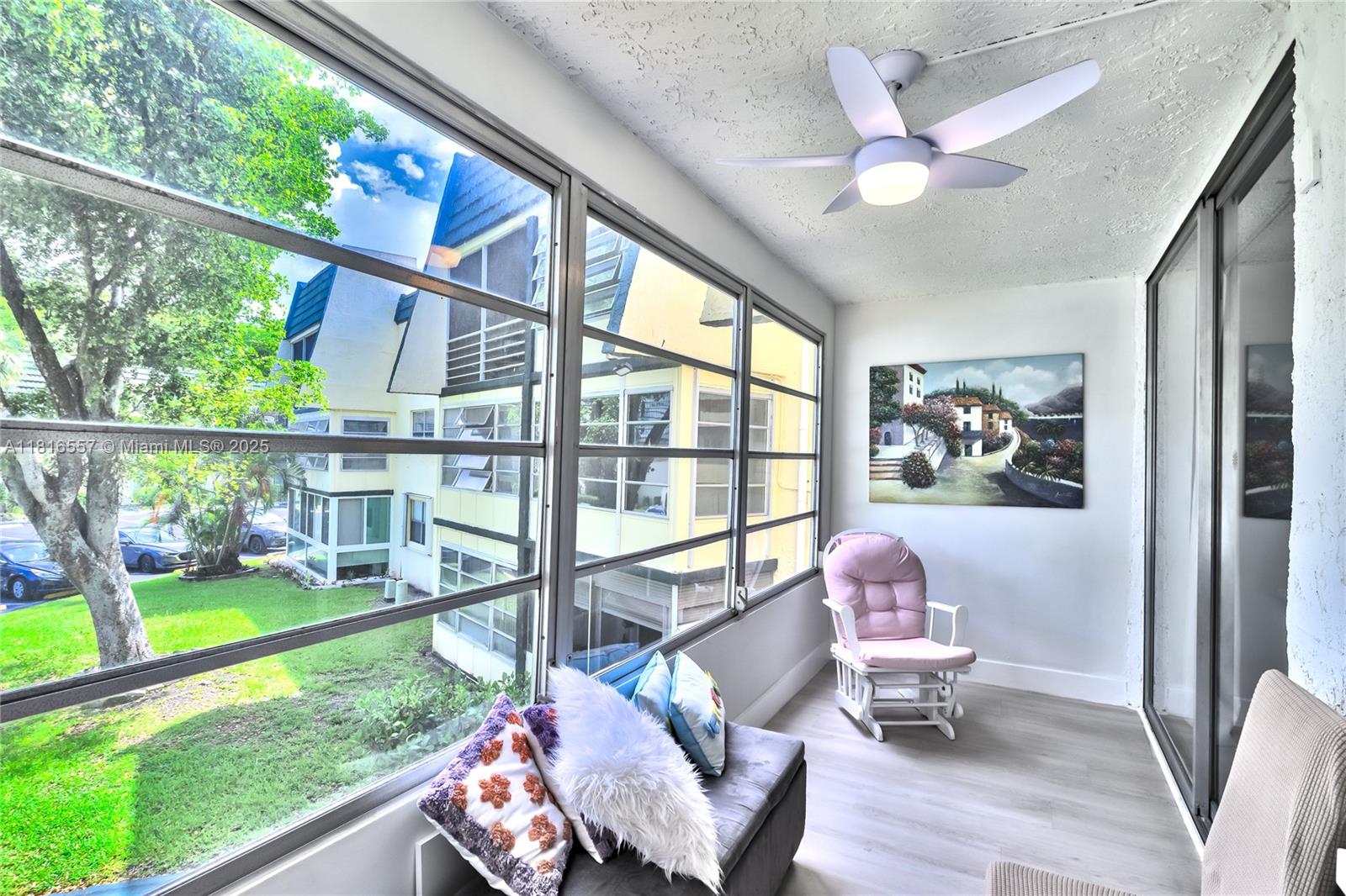LIME BAY CONDOMINIUM 5 - Residential