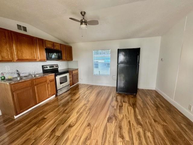 PLANTATION MANOR ESTATES - Residential Lease