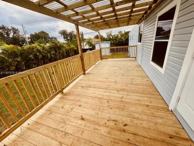 PLANTATION MANOR ESTATES - Residential Lease