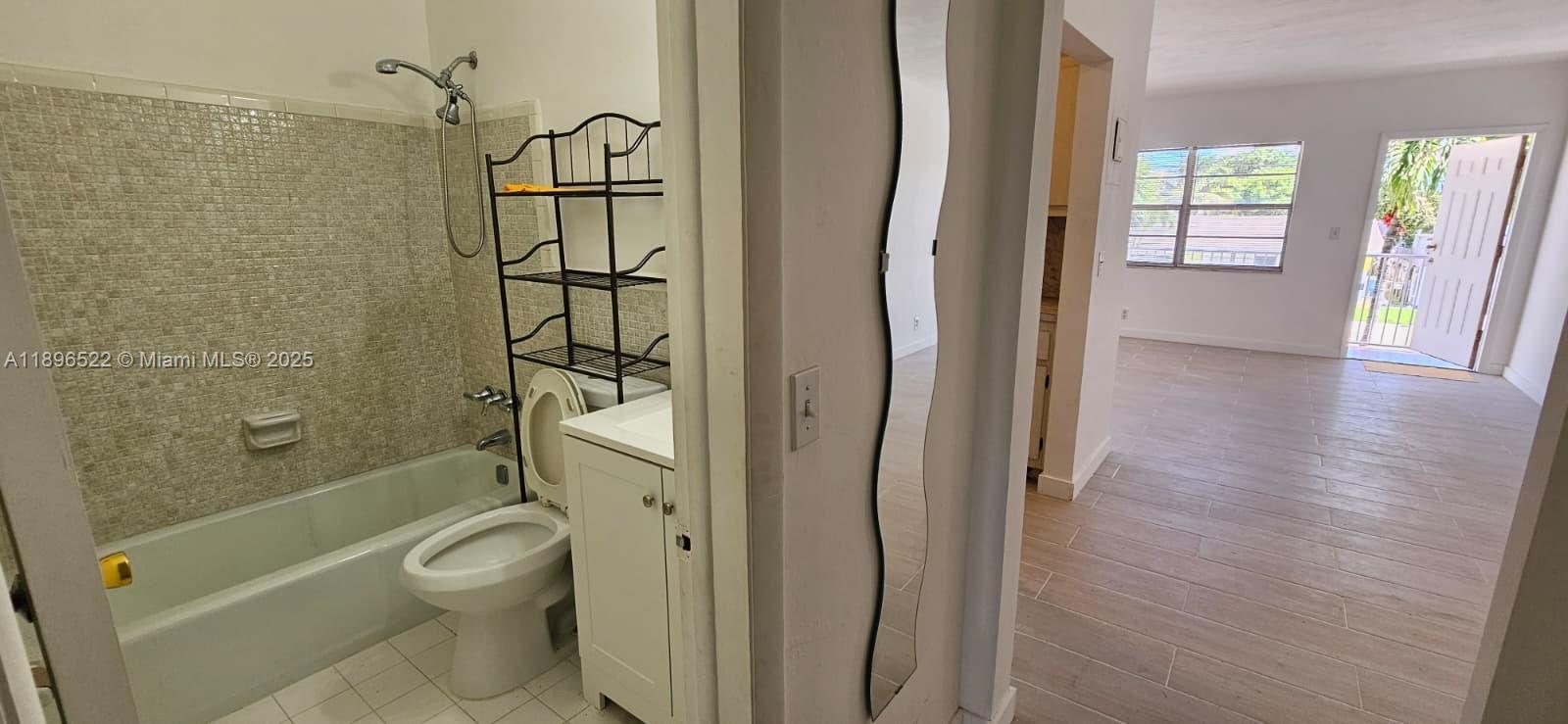 PARK SIDE MANOR B CONDO I - Residential Lease