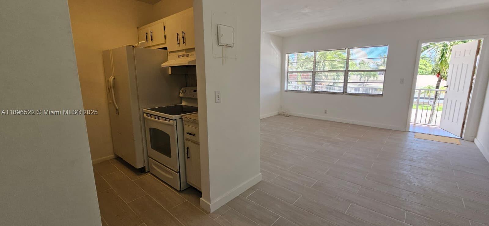PARK SIDE MANOR B CONDO I - Residential Lease