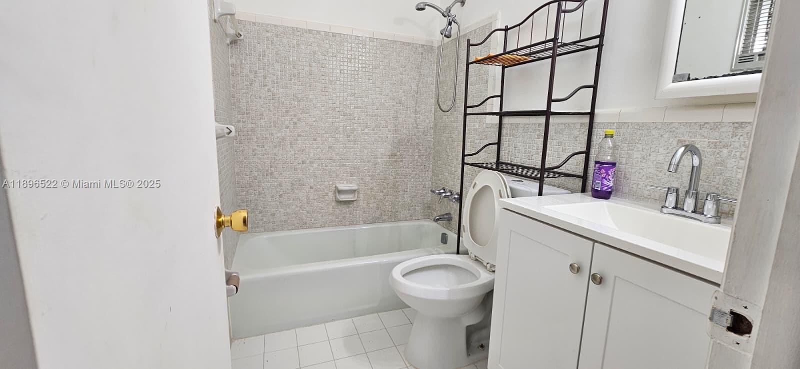 PARK SIDE MANOR B CONDO I - Residential Lease