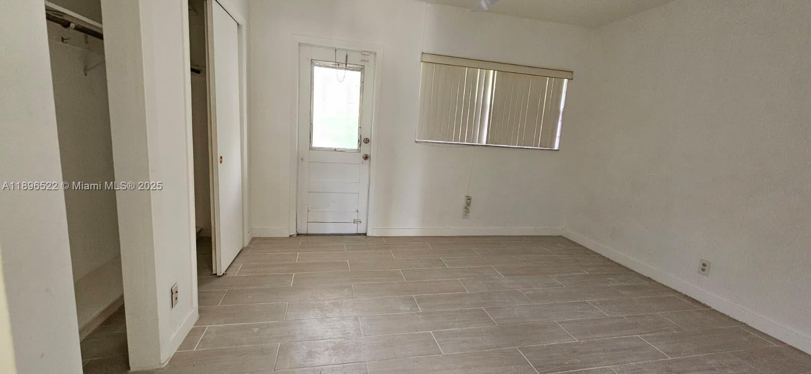 PARK SIDE MANOR B CONDO I - Residential Lease