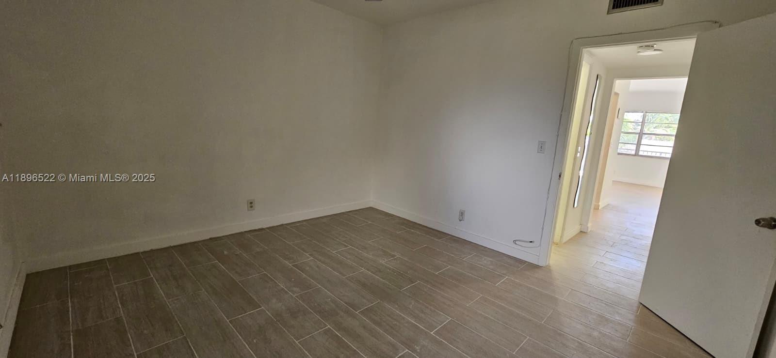 PARK SIDE MANOR B CONDO I - Residential Lease