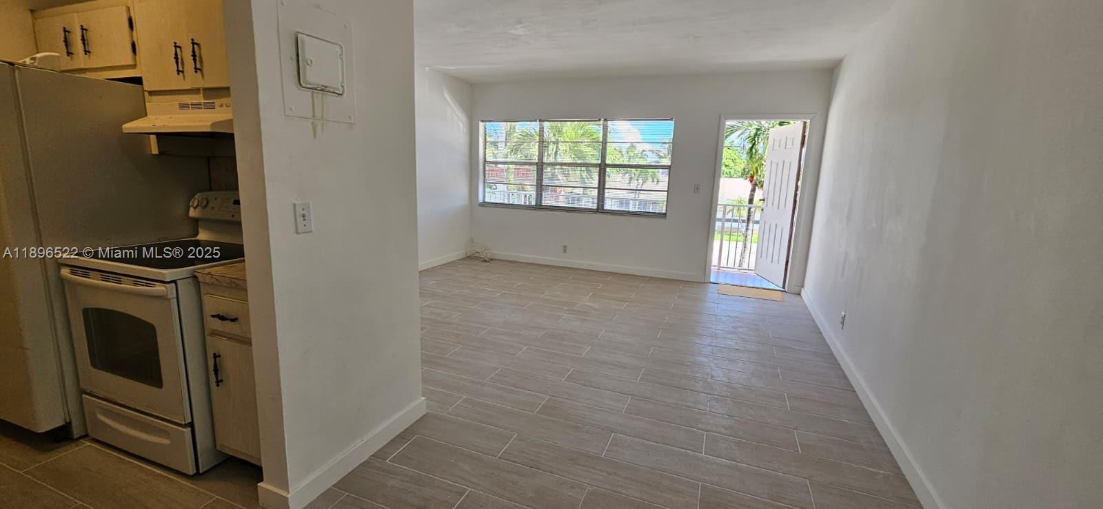 PARK SIDE MANOR B CONDO I - Residential Lease