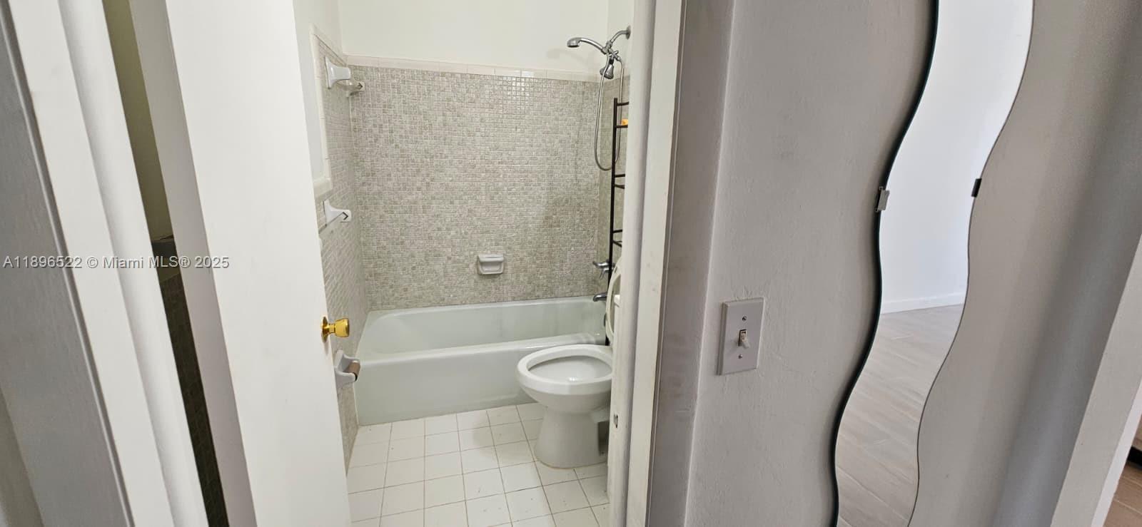 PARK SIDE MANOR B CONDO I - Residential Lease